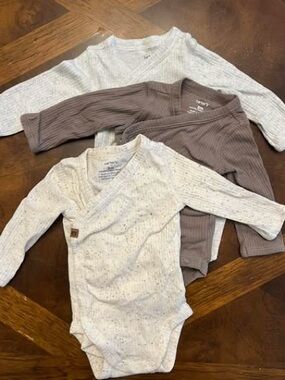 Carter's Neutral Ribbed Long-Sleeve Bodysuit Set (3 bodysuits)